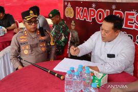 Kapolres dan Bupati Mukomuko cek pos pengamanan di Mukomuko