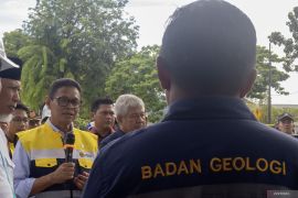 PGA bersama BKSDA tutup jalur pendakian tiga gunung api di Sumbar