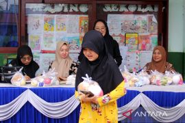 Penyaluran MBG selama musim libur sekolah di Dumai Page 3 Small