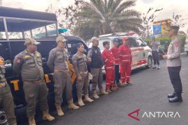 PMI Cianjur mendirikan posko layanan kemanusiaan selama libur akhir tahun