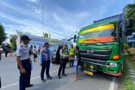 Polres Lamongan atur operasional truk barang antisipasi arus Nataru