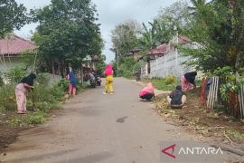 Pasca longsor, akses jalan menuju Desa Sihopur sudah terbuka
