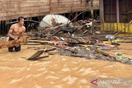 Warga terdampak banjir bandang di Balangan butuh alkon dan logistik