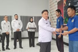 Tiga narapidana Lapas Dompu terima remisi khusus Natal 2025