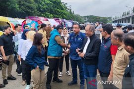 Komdigi salurkan 118 unit tangki air bersih ke lokasi bencana Aceh