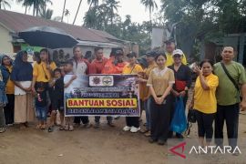 Wujud nyata toleransi, umat Hindu Sumatera Barat turun langsung bantu korban bencana