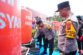 Wakapolri resmikan sumur bor untuk penuhi kebutuhan penghuni huntara