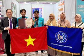 Kolaborasi UMS dan Australia sukses boyong Gold Medal dan Special Award di SIIF Korea Selatan
