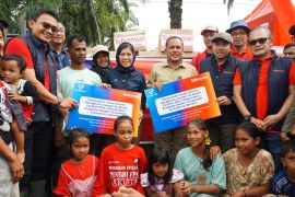 Telkomsel dan Komdigi perkuat bantuan kemanusiaan pascabencana di Aceh