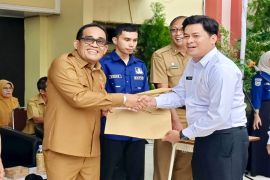 Pemkab HSU serahkan 742 SK PPPK paruh waktu