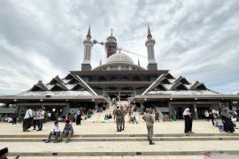Masjid Raya Pakansari Bogor hadirkan UAS usai Miftah Maulana