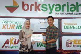 BRK Syariah Dorong Generasi Muda Maju Lewat Program Beasiswa dan Dukungan Sarana Pendidikan