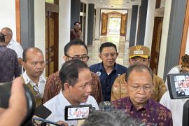 Menteri LH dan pemda di Bali diskusikan alternatif setelah TPA tutup