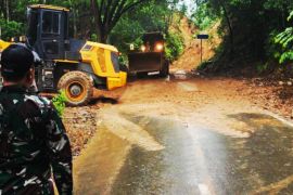 Antisipasi bencana, PUPR Kalsel siagakan personel dan alat berat