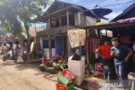 Aktivitas warga Tebing Tinggi masih lumpuh total pasca banjir bandang
