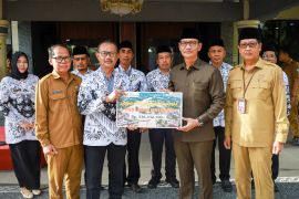 PGRI Mataram himpun donasi Rp336 juta untuk korban banjir Sumatra