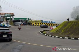 Satlantas Cianjur: Titik rawan longsor Puncak harus diwaspadai