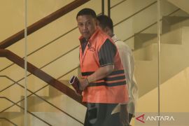 Terkait aliran uang Abdul Wahid, KPK periksa Plt Gubernur Riau