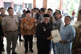 BPN Jatim bagikan 3.132 sertifikat redistribusi tanah di Blitar