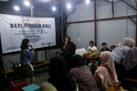 Jurnalis Pinggir Kali-USC himpun Rp59 Juta bagi warga terdampak bencana