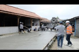 PT Semen Gresik kucurkan Rp1,05 M bangun infrastruktur desa sekitar perusahaan