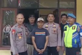 Polisi mengamankan preman yang ancam bakar minimarket di Cimanggung