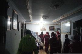 Bupati Pohuwato tinjau desa terdampak banjir