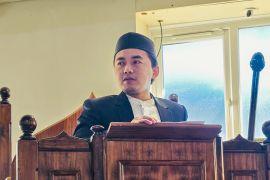 Mahasiswa Indonesia Program Dual Degree UIII-SOAS Pimpin Masjid London