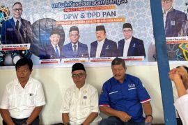 DPD PAN Agam adakan doa akhir tahun bersama anak yatim di lokasi bencana