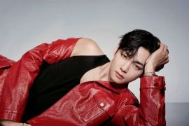 Penggemar pasang bangku batu di Versailles untuk rayakan ultah V BTS