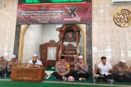 Personel Polres Banjarbaru doa bersama jelang malam pergantian tahun