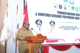 Pemprov Papua Tengah salurkan Rp22,9 miliar untuk mahasiswa 25 universitas