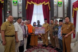 Pemkot Makassar salurkan bantuan kepada korban bencana di Sumbar