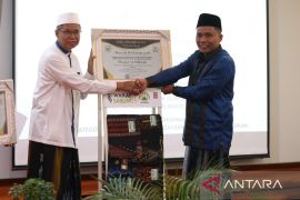 Behaestex dan DMI Jatim luncurkan Program Wakaf Sarung