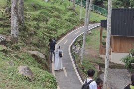 Pengunjung taman penangkaran rusa Tahura Wan Abdul Rachman naik jadi 6.500 orang