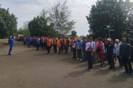 Tim SAR gabungan cari seorang penerjun yang jatuh di perairan Bojongsalawe Pangandaran