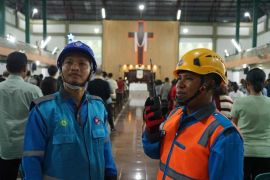 PLN UIW NTB sukses jaga keandalan pasokan listrik saat momen Misa Natal 2025