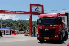 Distribusi BBM ke tiga daerah di Aceh masih via udara