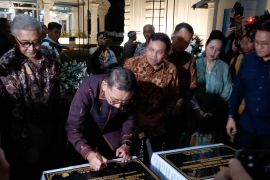 Menbud Fadli Zon resmikan hasil revitalisasi Panggung Sangga Buwana