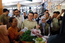 Mendag Budi pantau harga sembako di Solo jelang nataru