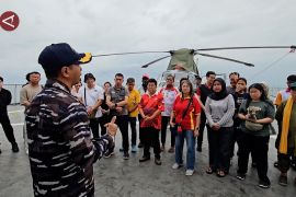 TNI AL gandeng 100 relawan tangani korban bencana di Aceh