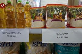 Bulog Madiun buka posko untuk kendalikan harga sembako selama nataru