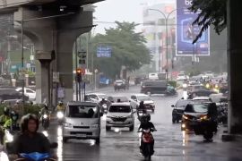 Dua bibit siklon diprediksi menguat, BMKG peringatkan cuaca ekstrem