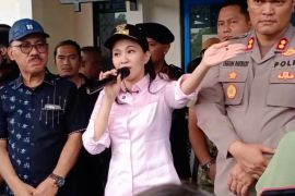 Gubernur temui warga dari dua desa yang berselisih di Halmahera Barat