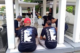 Peringati HUT, Biro Jogja ziarah ke makam pendiri Antara