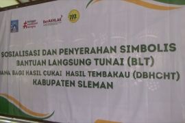 Petani tembakau dan buruh pabrik rokok di Sleman terima bantuan DBHCHT