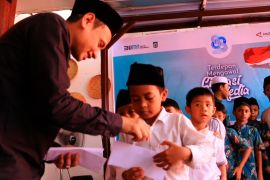Sambut HUT ke-88, ANTARA Biro NTB berikan santunan untuk anak yatim