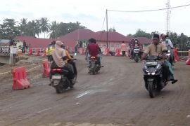 Selesai dibangun, jembatan meureudu kembali dibuka