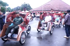 Mengayuh tak seberat dulu, 100 becak listrik hadir di Purbalingga