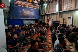 Kru KRI dr Soeharso gelar doa bersama bagi korban banjir Aceh